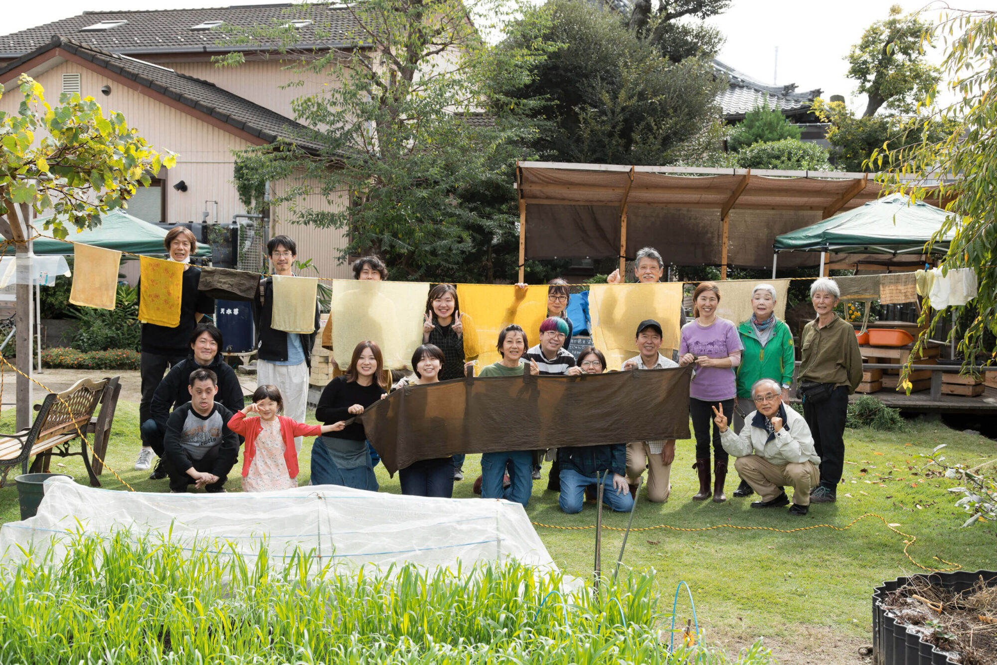 「草木染めワークショップ＠たもんじ交流農園」（2022,東京都）撮影：高田洋三