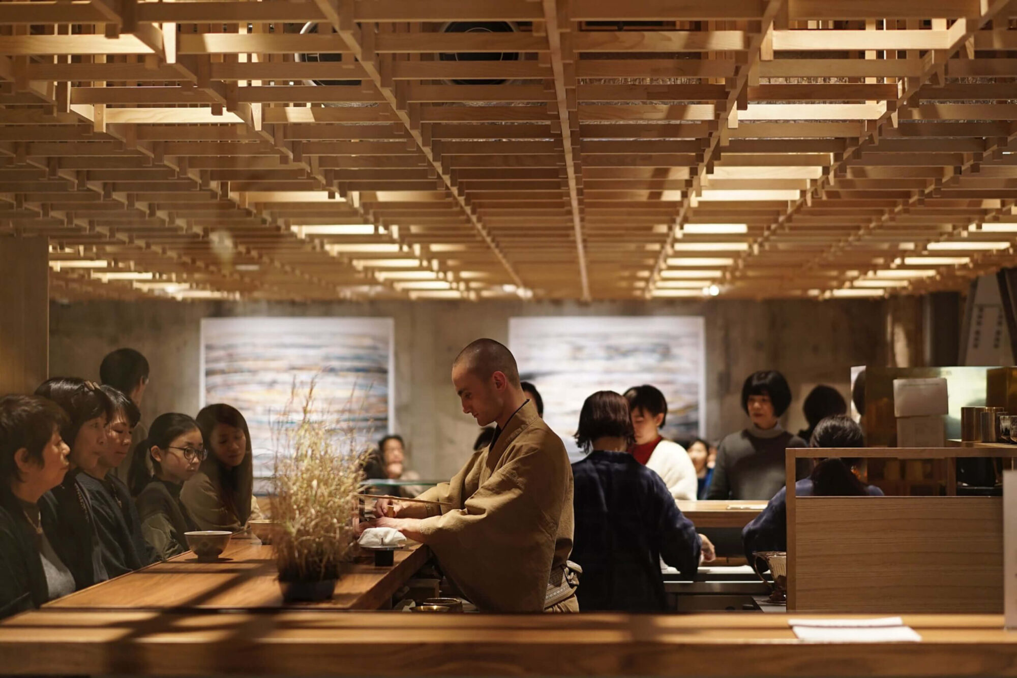 KUMU 金沢｜館内のアートや工芸作品を通じて金沢の街に受け継がれる武家文化の一端を発信